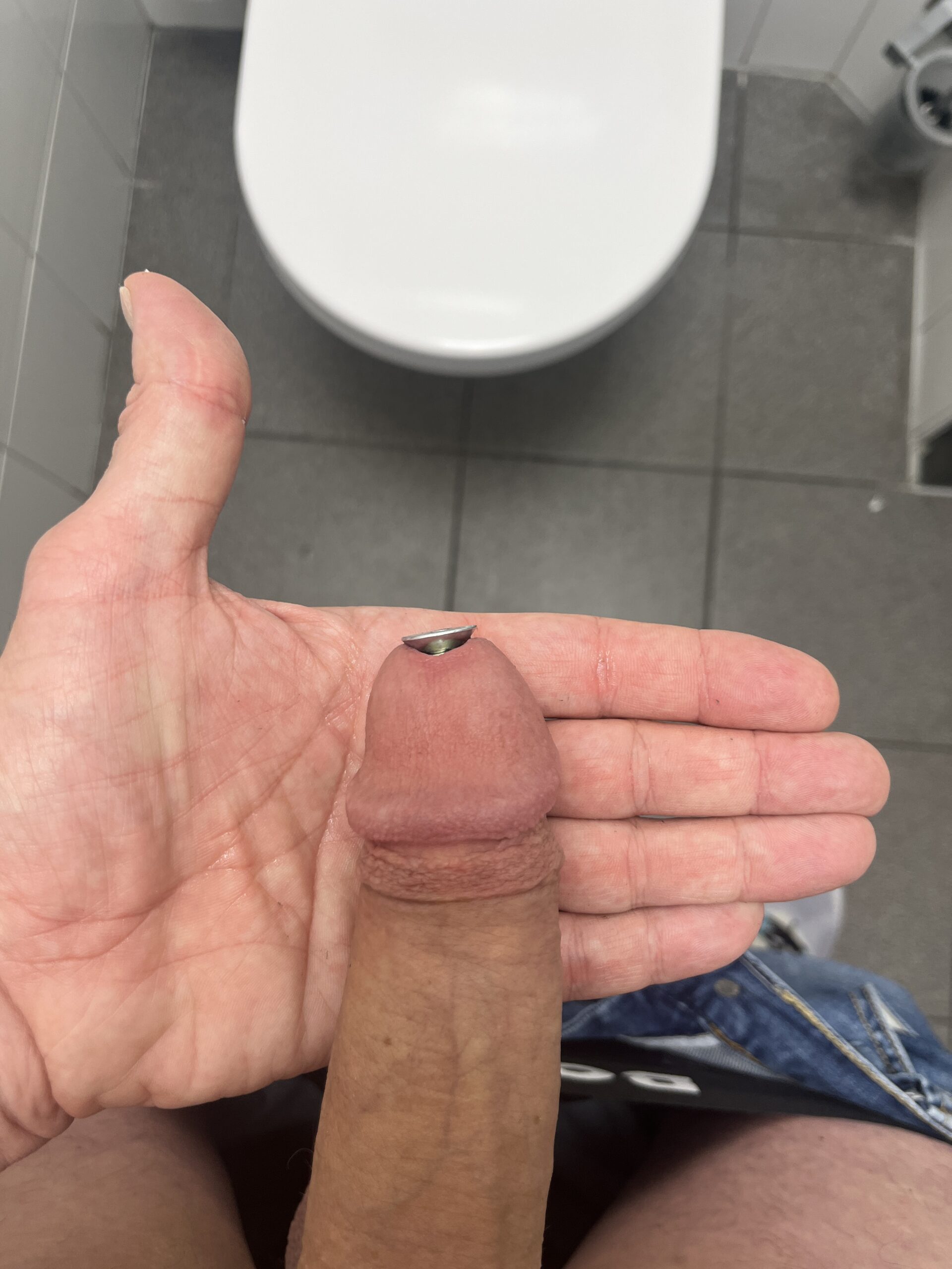 Cum with Screw